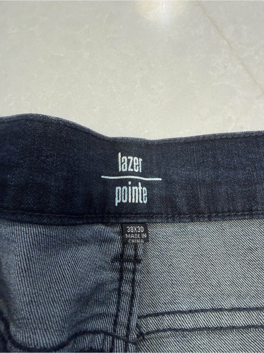 Lazer Pointe Men’s Straight Leg Dark Wash Distressed Jeans Size 38x30 - Picture 6 of 6